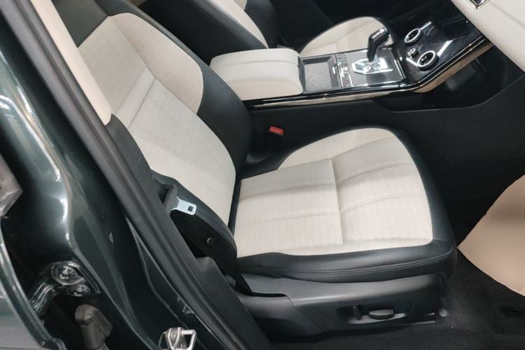 Used Land Rover Range Evoque 2021 Range Rover Velar L 249PS R-Dynamic First Edition Right Front Seat