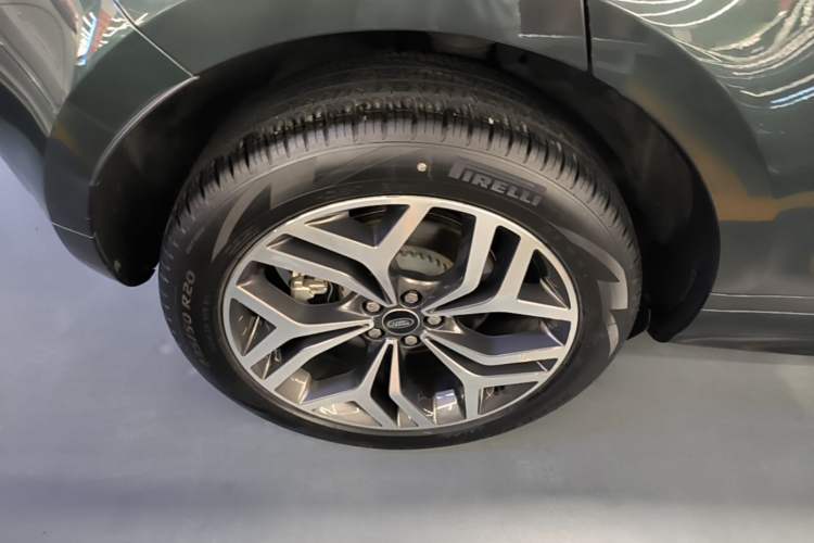 Used Land Rover Range Evoque 2021 Range Rover Velar L 249PS R-Dynamic First Edition Right Rear Wheel Hub