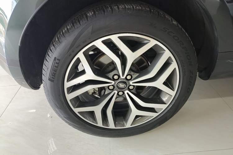 Used Land Rover Range Evoque 2021 Range Rover Velar L 249PS R-Dynamic First Edition Right Rear Wheel Hub