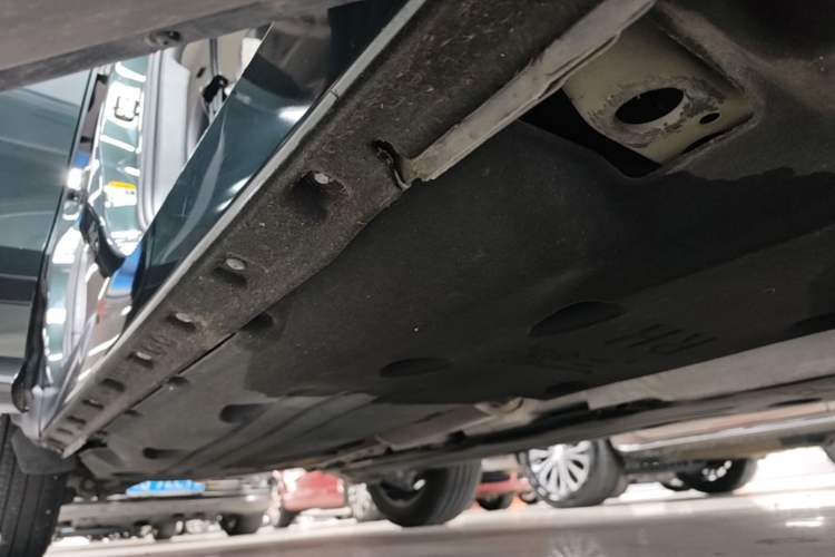 Used Land Rover Range Evoque 2021 Range Rover Velar 249 PS R-Dynamic HSE Luxury Edition Right Side Sill
