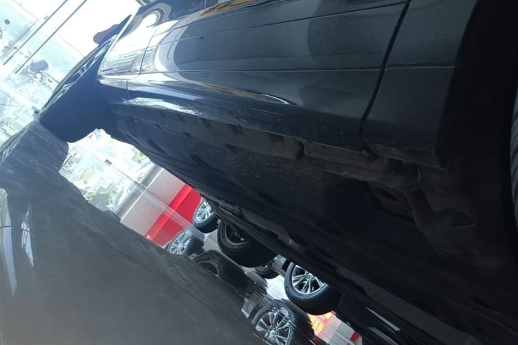 Used Land Rover Range Evoque 2021 Range Rover Velar L 249PS R-Dynamic First Edition Right Side Sill