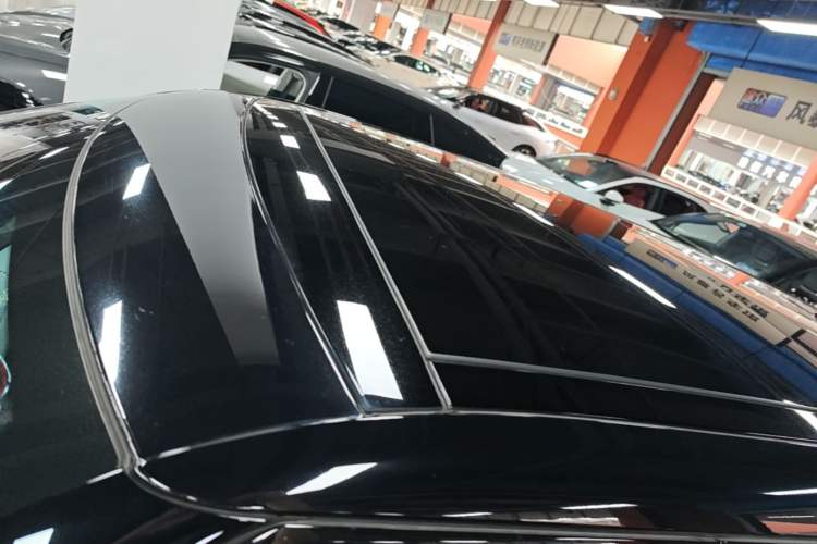 Used Land Rover Range Evoque 2021 Range Rover Velar 249 PS R-Dynamic HSE Luxury Edition Roof