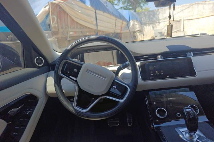 Used Land Rover Range Evoque 2021 Range Rover Velar L 249PS R-Dynamic First Edition Steering Wheel