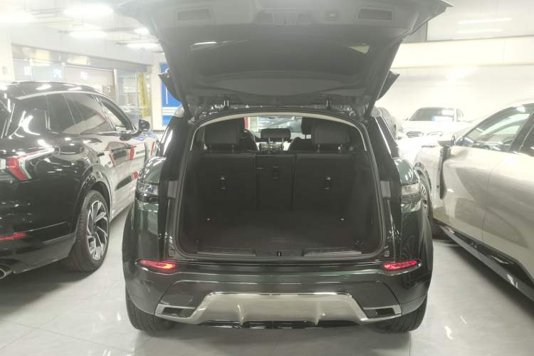 Used Land Rover Range Evoque 2021 Range Rover Velar 249 PS R-Dynamic HSE Luxury Edition Trunk