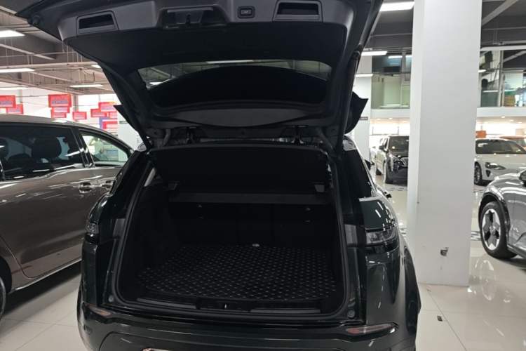Used Land Rover Range Evoque 2021 Range Rover Velar 249 PS R-Dynamic HSE Luxury Edition Trunk