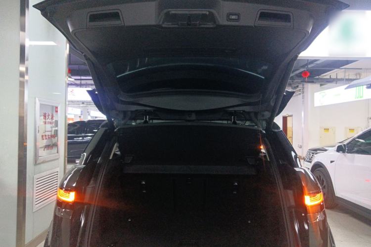 Used Land Rover Range Evoque 2021 Range Rover Velar L 249PS R-Dynamic First Edition Trunk