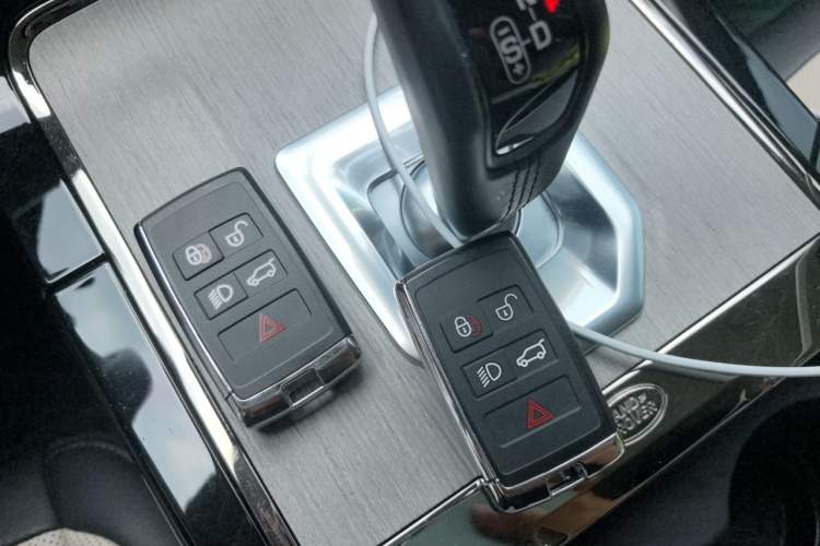 Used Land Rover Range Evoque 2021 Range Rover Velar 249 PS R-Dynamic S Performance Edition Vehicle Key