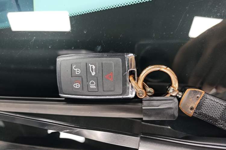 Used Land Rover Range Evoque 2021 Range Rover Velar 249 PS R-Dynamic HSE Luxury Edition Vehicle Key