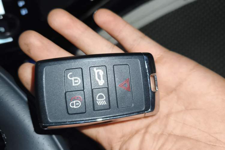 Used Land Rover Range Evoque 2021 Range Rover Velar L 249PS R-Dynamic First Edition Vehicle Key