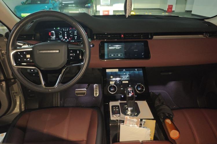 Used Land Rover Range Evoque 2021 Range Rover L 249 PS R-Dynamic SE Luxury Edition Center Console