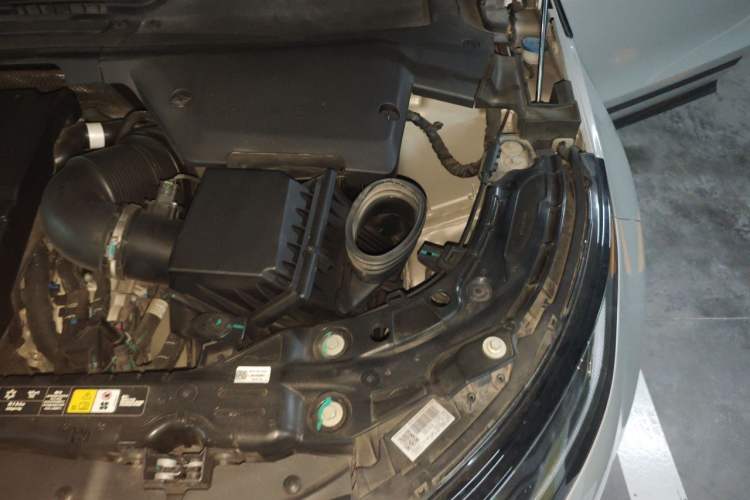 Used Land Rover Range Evoque 2021 Range Rover L 249 PS R-Dynamic SE Luxury Edition Engine Bay Left