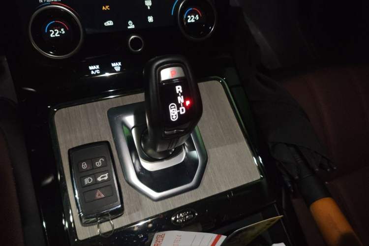 Used Land Rover Range Evoque 2021 Range Rover L 249 PS R-Dynamic SE Luxury Edition Gear Lever