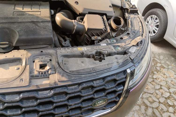 Used Land Rover Range Evoque 2021 Range Rover Velar 249 PS R-Dynamic S Performance Edition Engine Bay Left