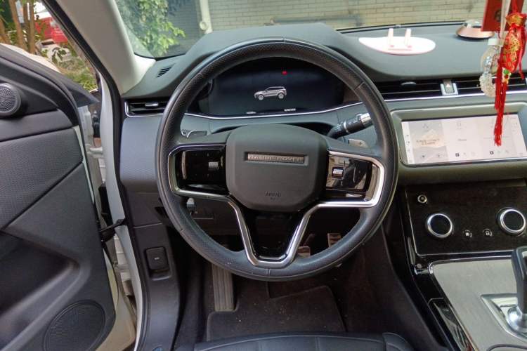 Used Land Rover Range Evoque 2021 Range Rover Velar 249 PS R-Dynamic S Performance Edition Steering Wheel