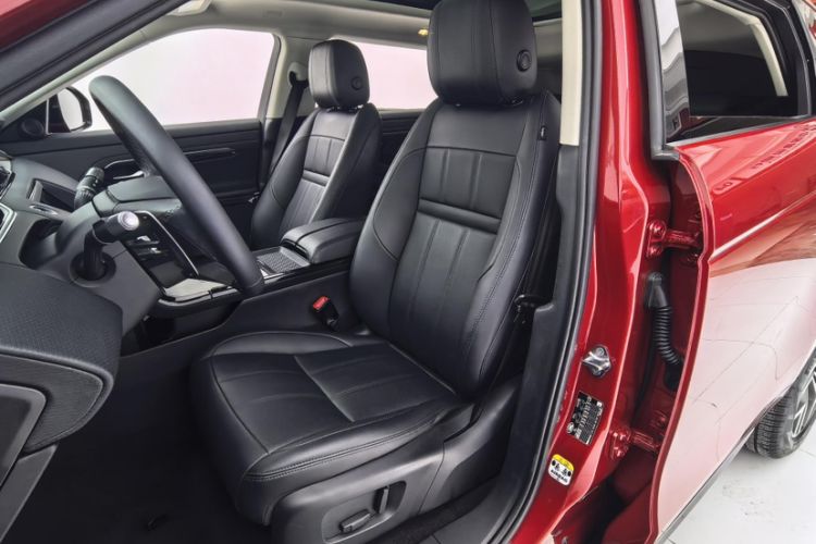 Used Land Rover Range Evoque 2021 Range Rover Velar 249 PS R-Dynamic S Performance Edition Interior 13