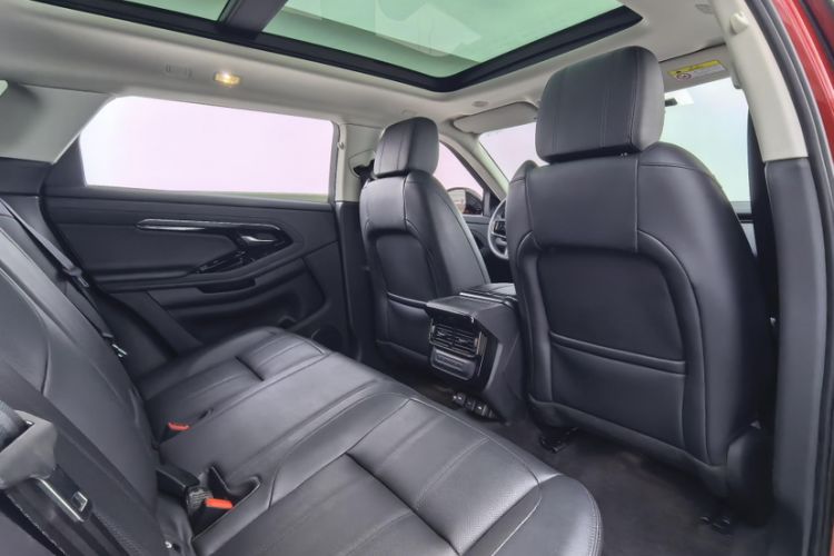 Used Land Rover Range Evoque 2021 Range Rover Velar 249 PS R-Dynamic S Performance Edition Interior 9