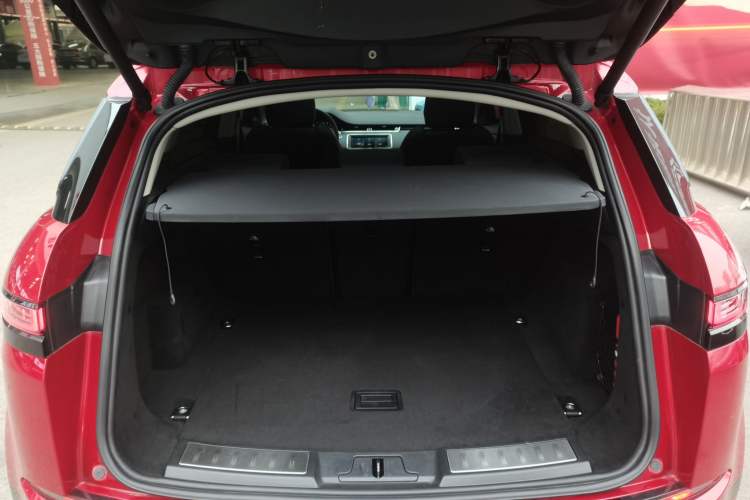 Used Land Rover Range Evoque 2021 Range Rover Velar 249 PS R-Dynamic S Performance Edition Trunk