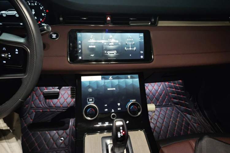 Used Land Rover Range Evoque 2021 Range Rover L 249 PS R-Dynamic SE Luxury Edition Audio And AC Panel