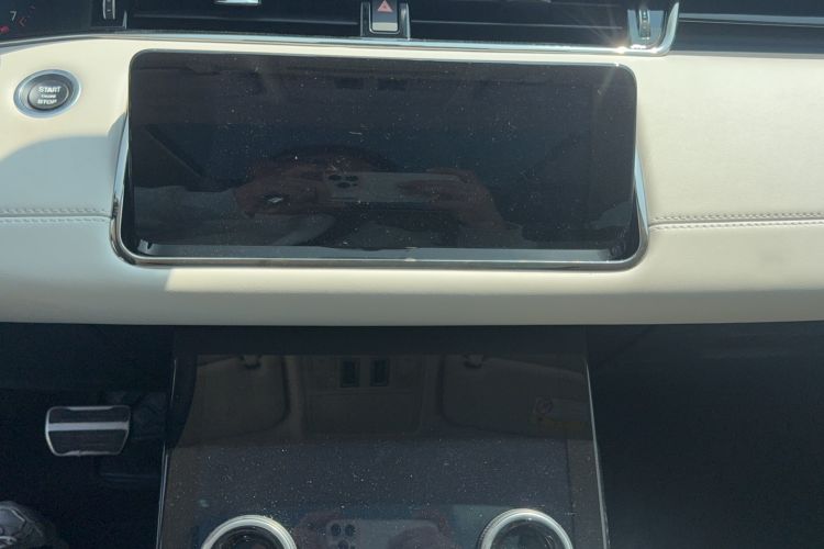 Used Land Rover Range Evoque 2021 Range Rover Velar L 249PS R-Dynamic First Edition Audio And AC Panel