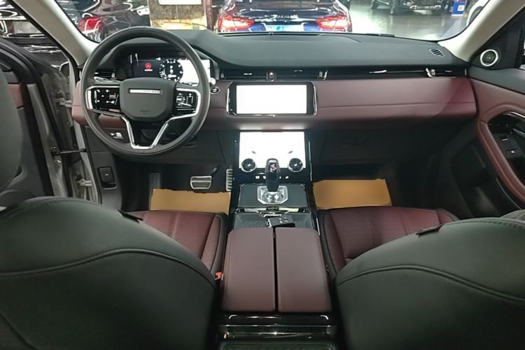 Used Land Rover Range Evoque 2021 Range Rover Velar L 249PS R-Dynamic First Edition Center Console