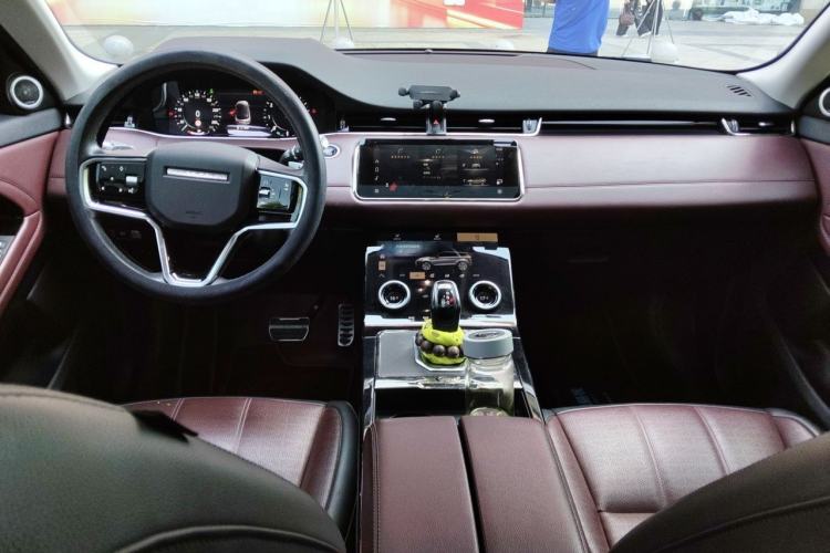 Used Land Rover Range Evoque 2021 Range Rover Velar L 249PS R-Dynamic First Edition Center Console