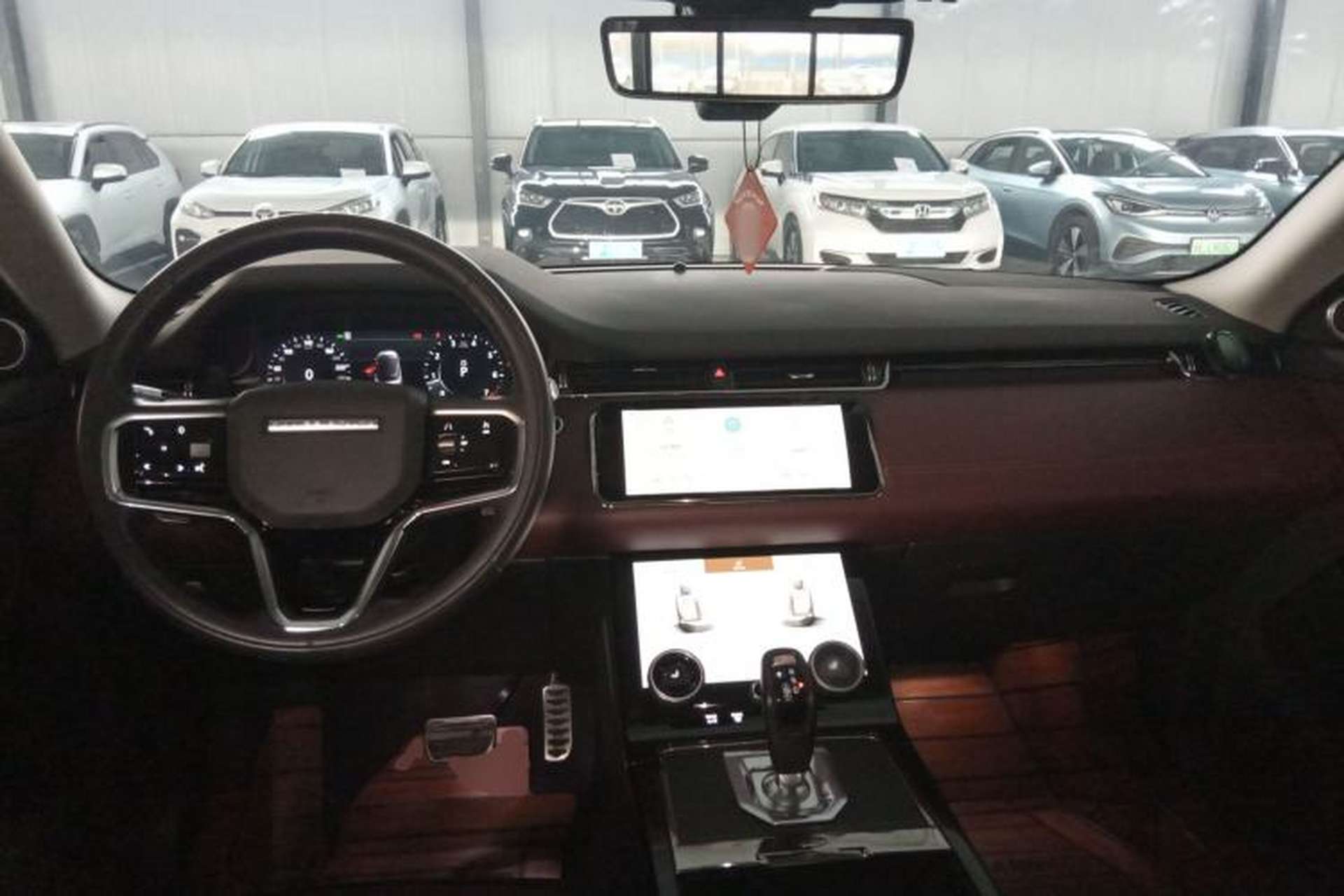 Used Land Rover Range Evoque 2021 Range Rover Velar 249 PS R-Dynamic S Performance Edition Center Console