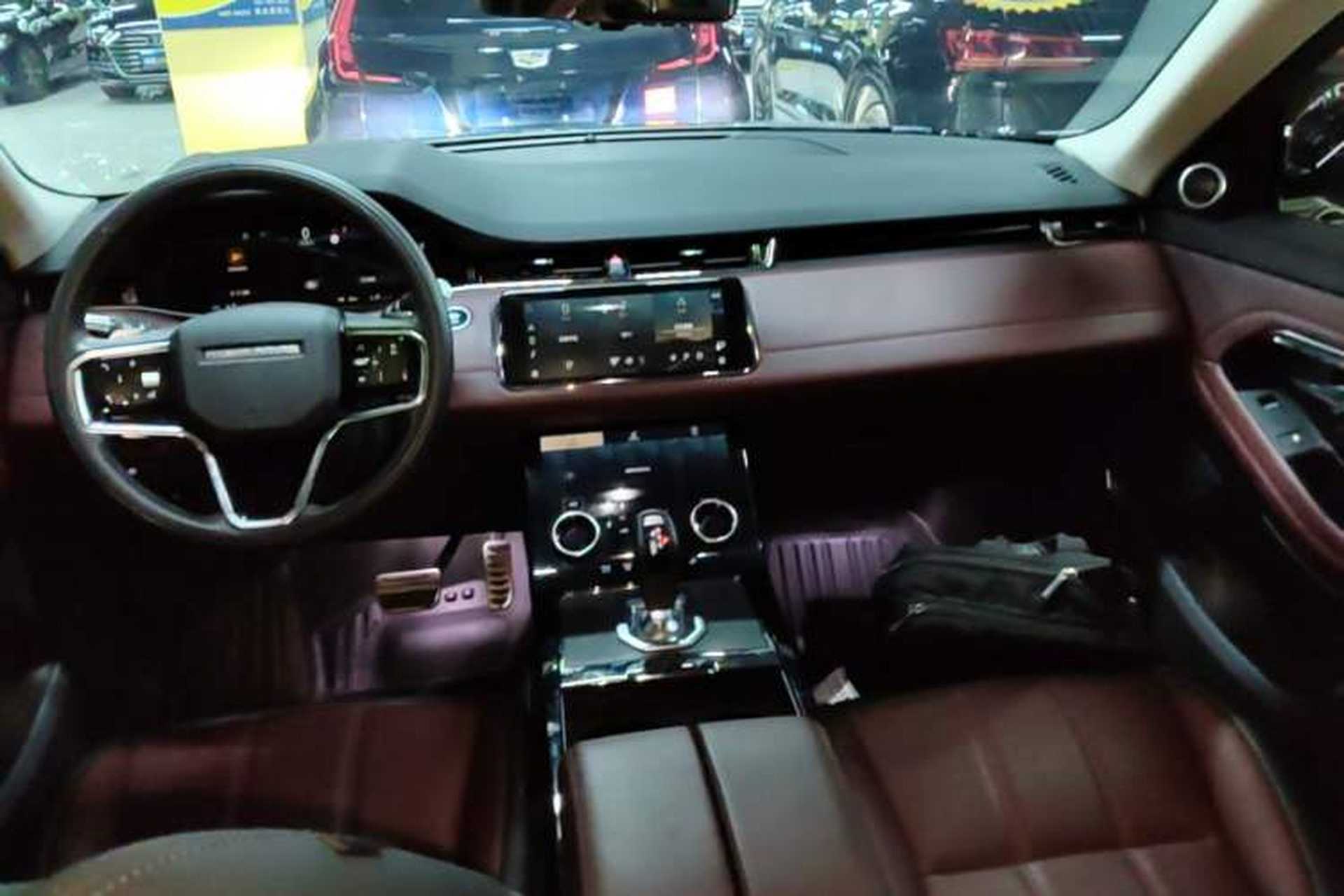 Used Land Rover Range Evoque 2021 Range Rover Velar L 249PS R-Dynamic First Edition Center Console