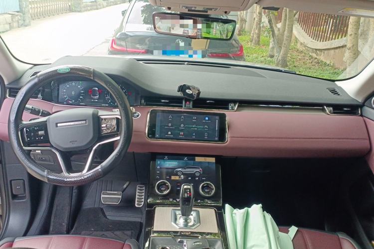 Used Land Rover Range Evoque 2021 Range Rover L 249 PS R-Dynamic SE Luxury Edition Center Console