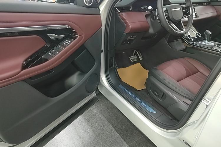 Used Land Rover Range Evoque 2021 Range Rover Velar L 249PS R-Dynamic First Edition Driver Seat