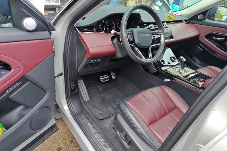 Used Land Rover Range Evoque 2021 Range Rover Velar 249 PS R-Dynamic HSE Luxury Edition Driver Seat