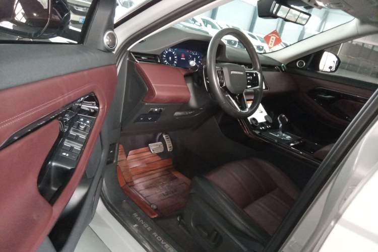 Used Land Rover Range Evoque 2021 Range Rover Velar 249 PS R-Dynamic S Performance Edition Driver Seat