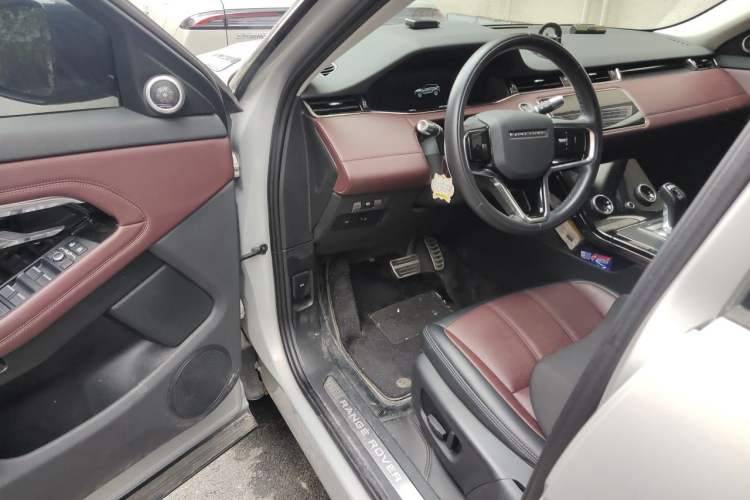 Used Land Rover Range Evoque 2021 Range Rover Velar L 249PS R-Dynamic First Edition Driver Seat