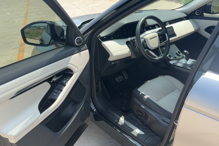 Used Land Rover Range Evoque 2021 Range Rover Velar L 249PS R-Dynamic First Edition Driver Seat