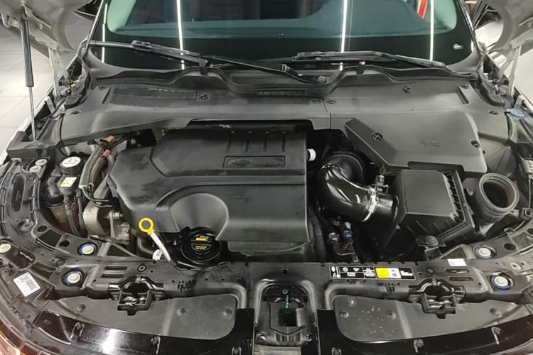 Used Land Rover Range Evoque 2021 Range Rover Velar L 249PS R-Dynamic First Edition Engine Bay