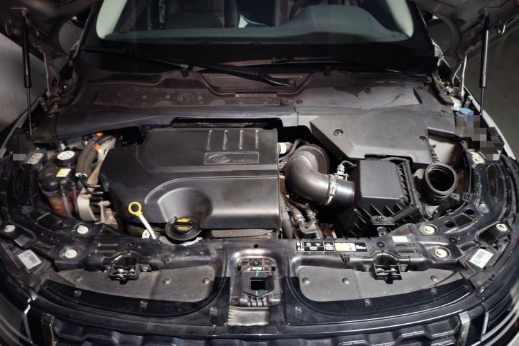 Used Land Rover Range Evoque 2021 Range Rover L 249 PS R-Dynamic SE Luxury Edition Engine Bay