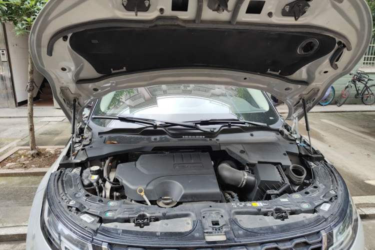 Used Land Rover Range Evoque 2021 Range Rover L 249 PS R-Dynamic SE Luxury Edition Engine Bay
