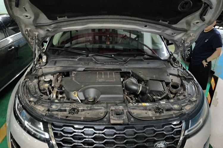 Used Land Rover Range Evoque 2021 Range Rover L 249 PS R-Dynamic SE Luxury Edition Engine Bay