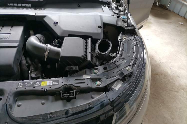 Used Land Rover Range Evoque 2021 Range Rover Velar L 249PS R-Dynamic First Edition Engine Bay Left