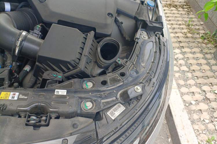 Used Land Rover Range Evoque 2021 Range Rover L 249 PS R-Dynamic SE Luxury Edition Engine Bay Left