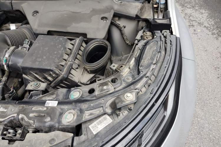 Used Land Rover Range Evoque 2021 Range Rover Velar L 249PS R-Dynamic First Edition Engine Bay Left