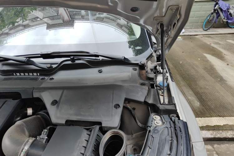 Used Land Rover Range Evoque 2021 Range Rover L 249 PS R-Dynamic SE Luxury Edition Engine Bay Left