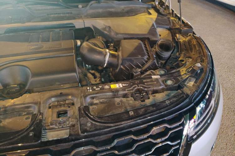 Used Land Rover Range Evoque 2021 Range Rover L 249 PS R-Dynamic SE Luxury Edition Engine Bay Left