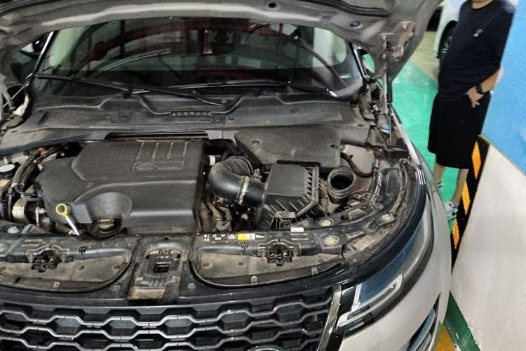 Used Land Rover Range Evoque 2021 Range Rover L 249 PS R-Dynamic SE Luxury Edition Engine Bay Left