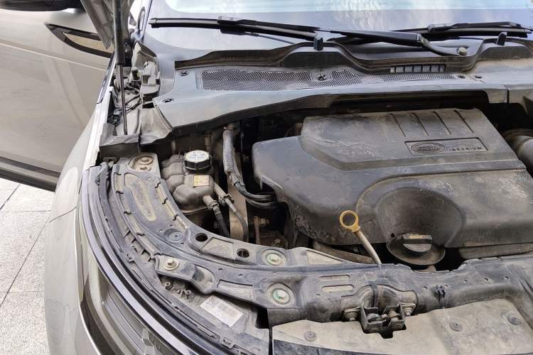 Used Land Rover Range Evoque 2021 Range Rover Velar L 249PS R-Dynamic First Edition Engine Bay Right