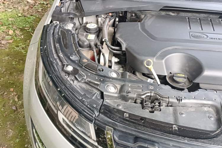 Used Land Rover Range Evoque 2021 Range Rover L 249 PS R-Dynamic SE Luxury Edition Engine Bay Right