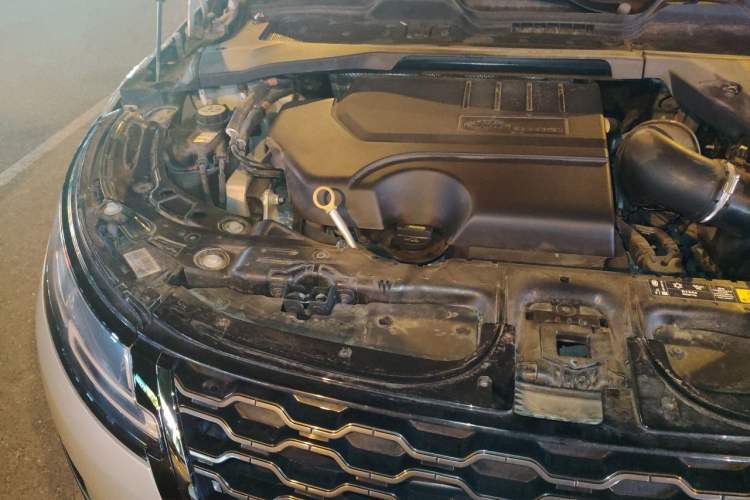 Used Land Rover Range Evoque 2021 Range Rover L 249 PS R-Dynamic SE Luxury Edition Engine Bay Right