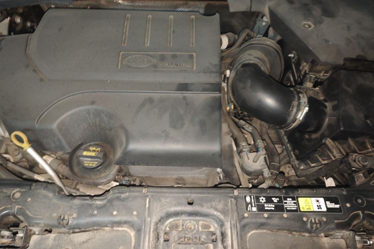 Used Land Rover Range Evoque 2021 Range Rover Velar 249 PS R-Dynamic S Performance Edition Engine Bay