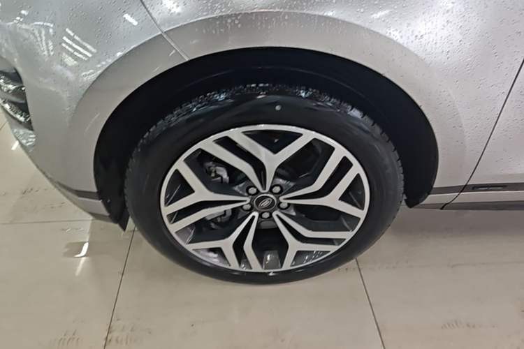 Used Land Rover Range Evoque 2021 Range Rover Velar L 249PS R-Dynamic First Edition Exterior 4