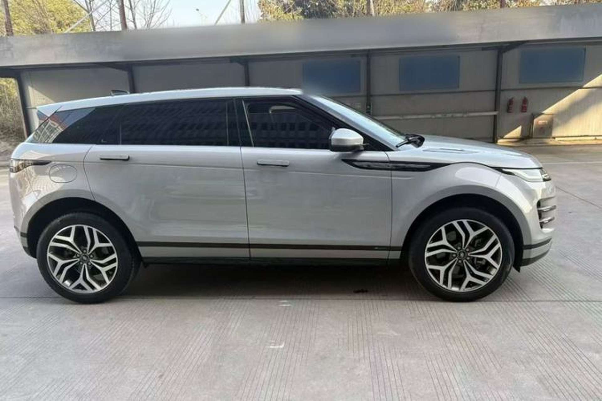 Used Land Rover Range Evoque 2021 Range Rover Velar 249 PS R-Dynamic S Performance Edition Exterior 4
