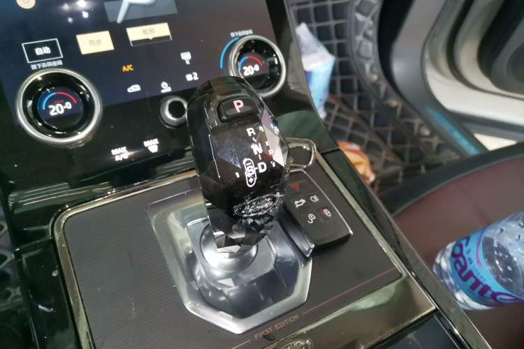 Used Land Rover Range Evoque 2021 Range Rover Velar L 249PS R-Dynamic First Edition Gear Lever